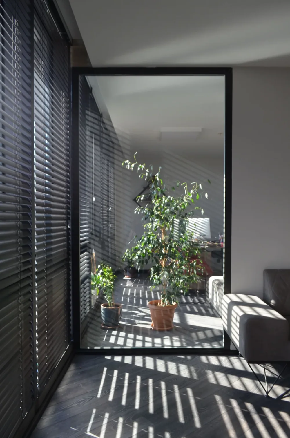 Raamdecoratie in een stijlvol interieur